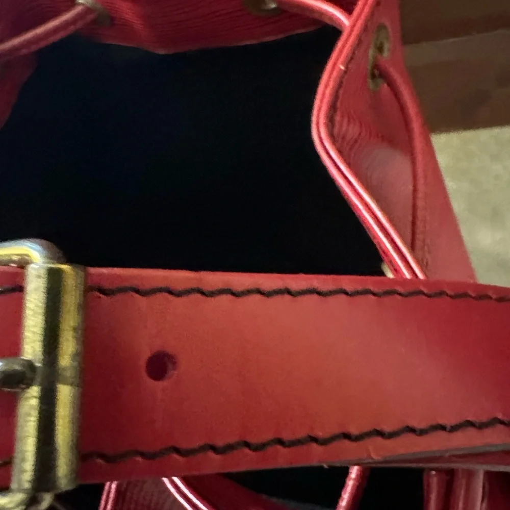 🌸🌸🌸Authentic Louis Vuitton Leather LV Petit Noe Red Epi - Picture 10 of 12